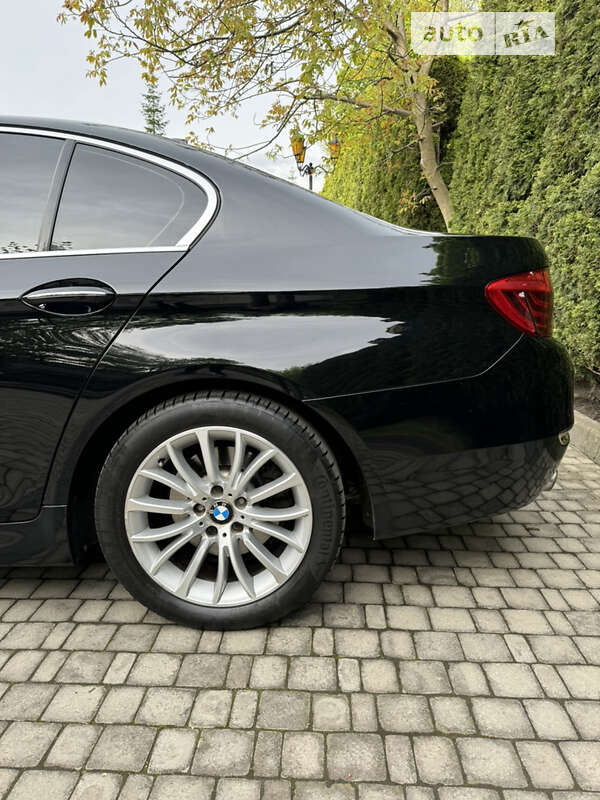 Седан BMW 5 Series 2013 в Львове