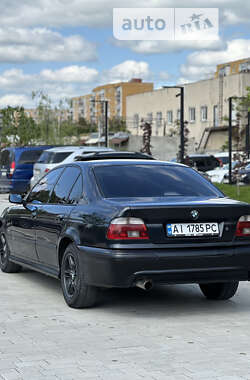 Седан BMW 5 Series 2000 в Ужгороде
