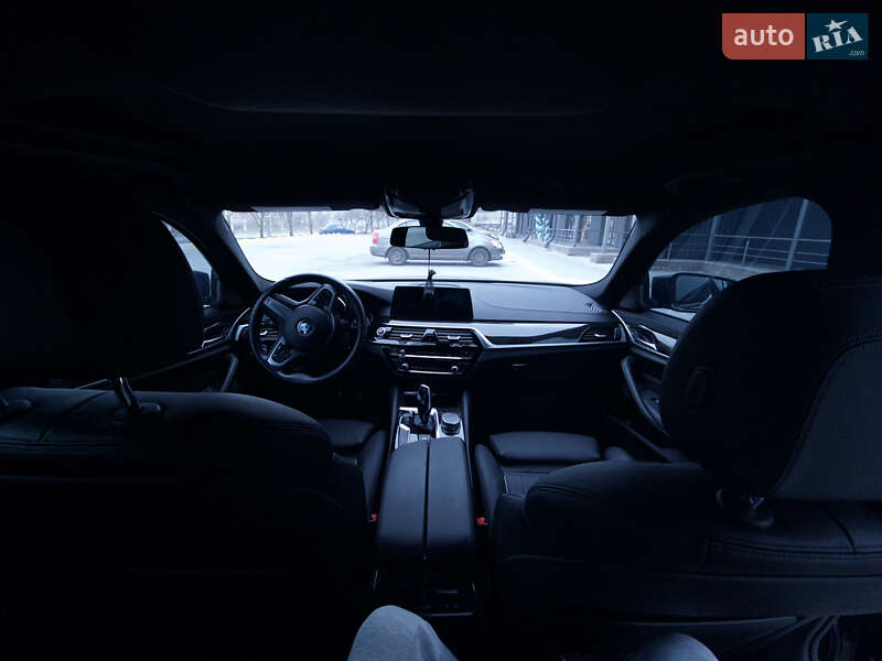 Седан BMW 5 Series 2017 в Кам'янському