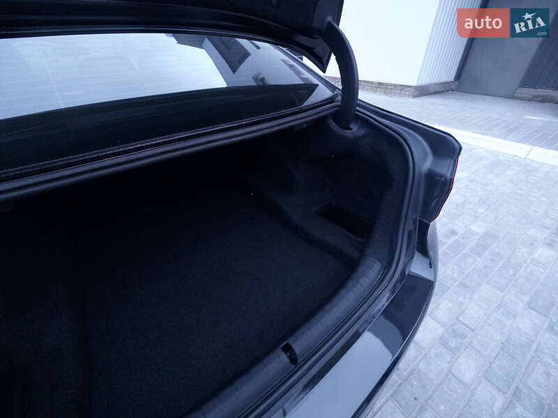 Седан BMW 5 Series 2017 в Кам'янському