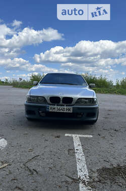 Седан BMW 5 Series 2000 в Житомире