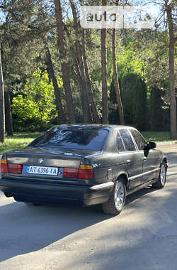 Седан BMW 5 Series 1988 в Радивилове