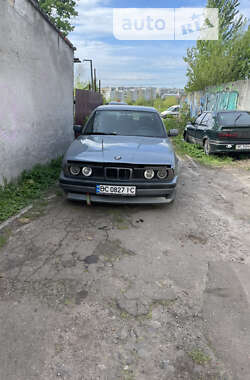 Седан BMW 5 Series 1989 в Львові