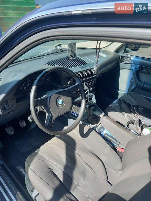 Седан BMW 5 Series 1990 в Днепре