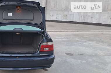 Седан BMW 5 Series 2001 в Киеве