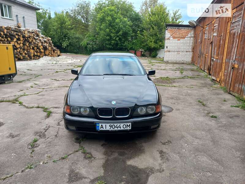 Седан BMW 5 Series 1999 в Барышевке