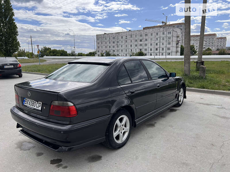 Седан BMW 5 Series 1997 в Нетешине