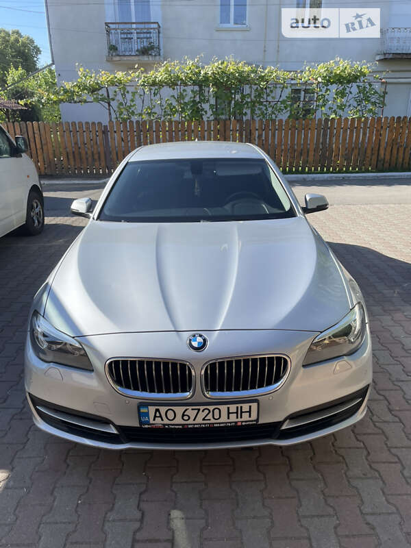Седан BMW 5 Series 2013 в Мукачево