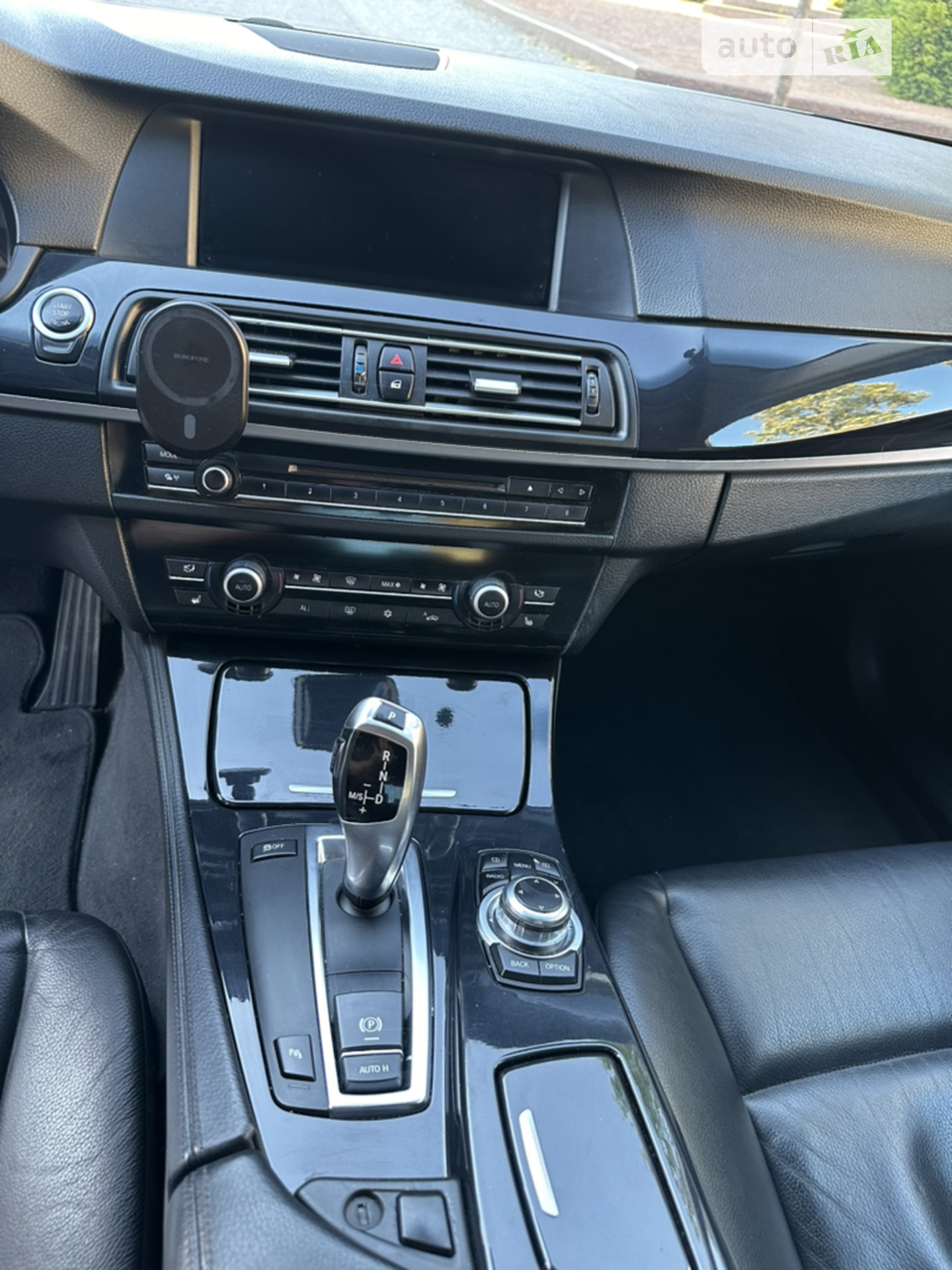 2011 BMW 5er - мініатюра 9