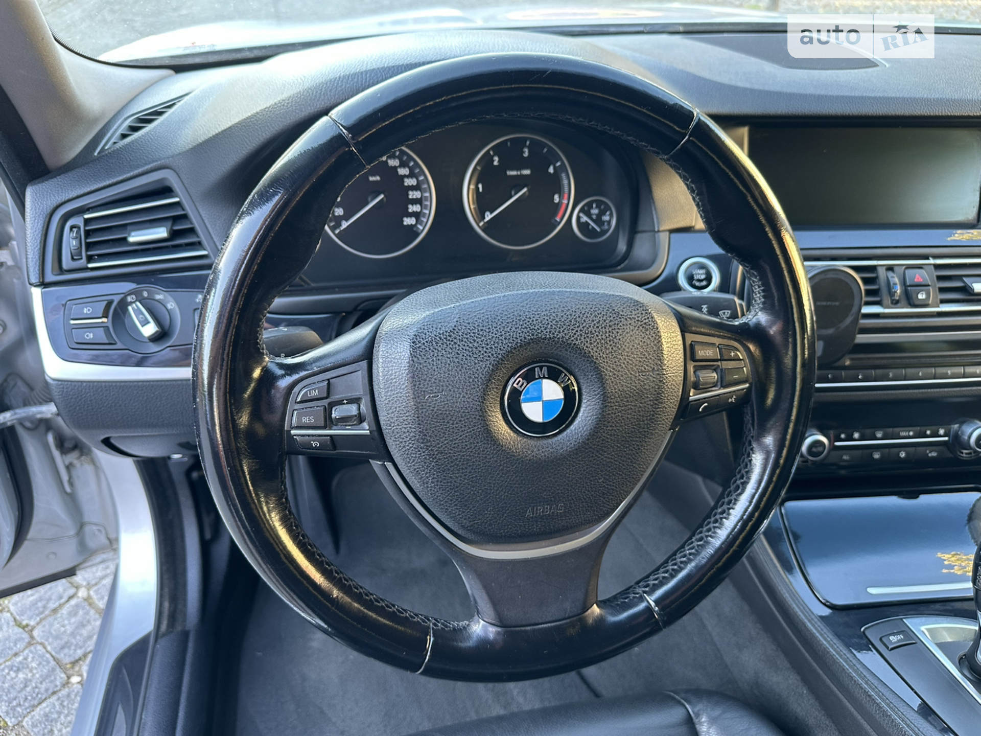 2011 BMW 5er - мініатюра 10