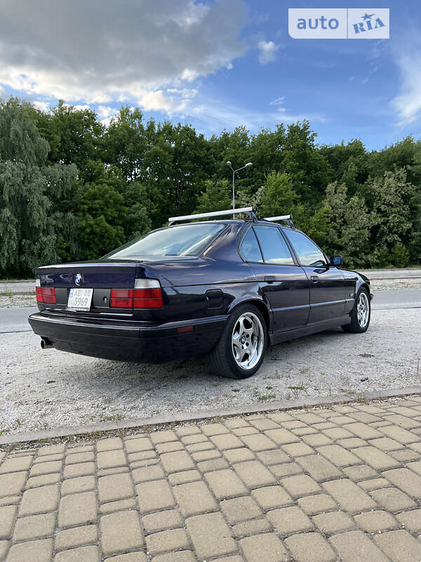 Седан BMW 5 Series 1995 в Днепре