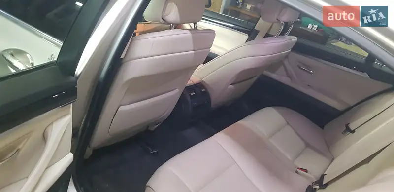 Седан BMW 5 Series 2012 в 
