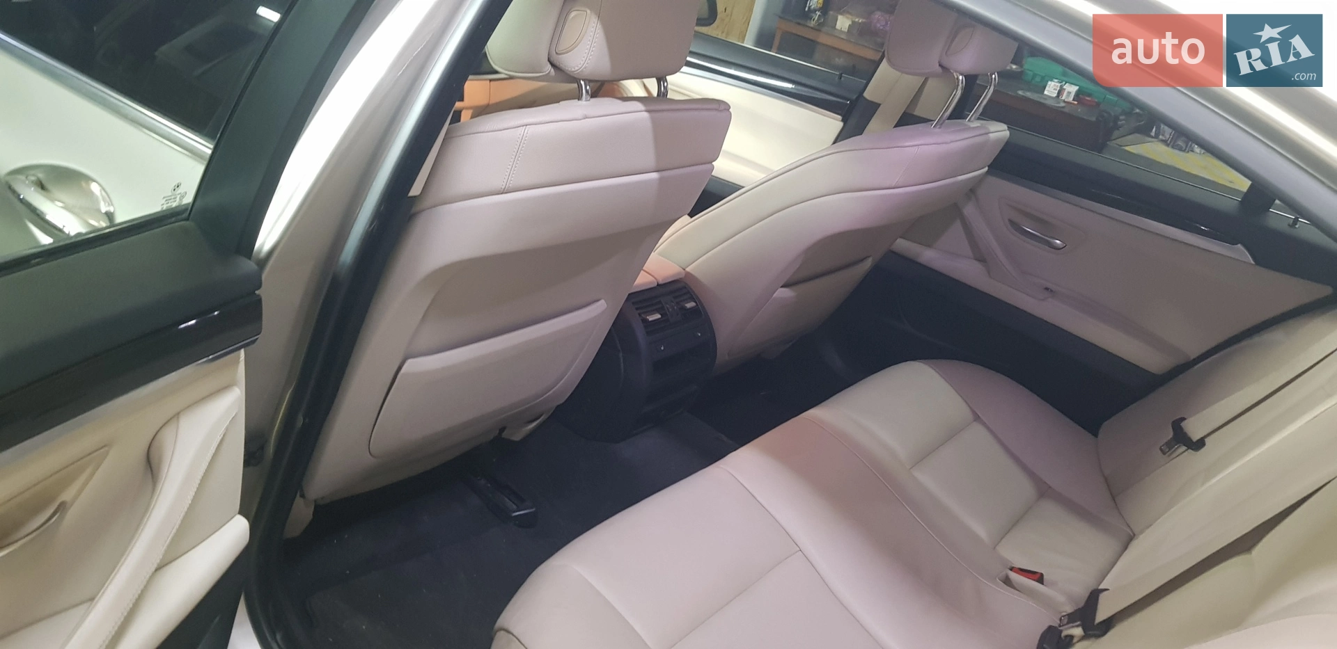 2012 BMW 5er - мініатюра 2