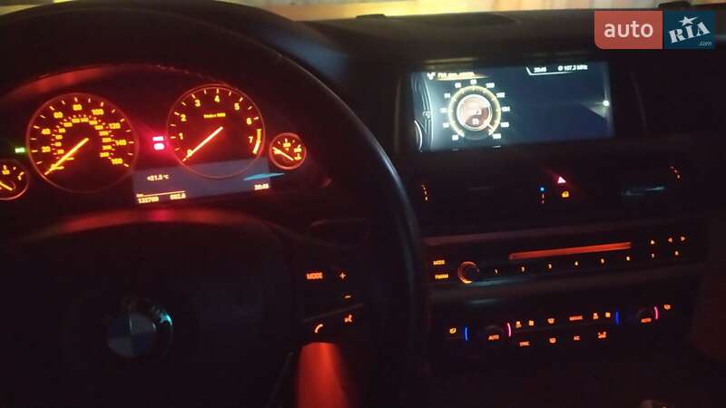Седан BMW 5 Series 2015 в Ромнах