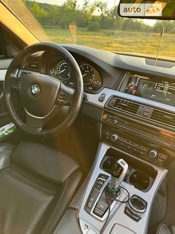 Седан BMW 5 Series 2014 в Львові