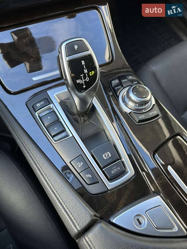 Седан BMW 5 Series 2015 в Запоріжжі
