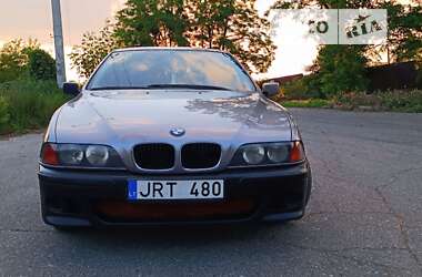Седан BMW 5 Series 2001 в Буче