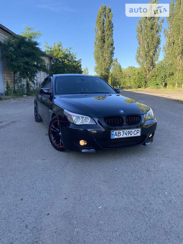 Седан BMW 5 Series 2004 в Вінниці