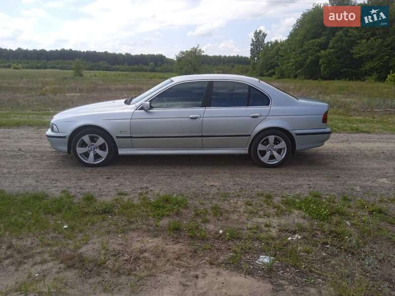 Седан BMW 5 Series 2000 в Костополе