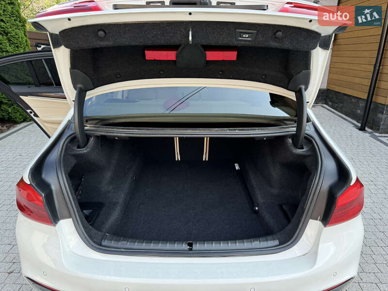 Седан BMW 5 Series 2020 в Ужгороде