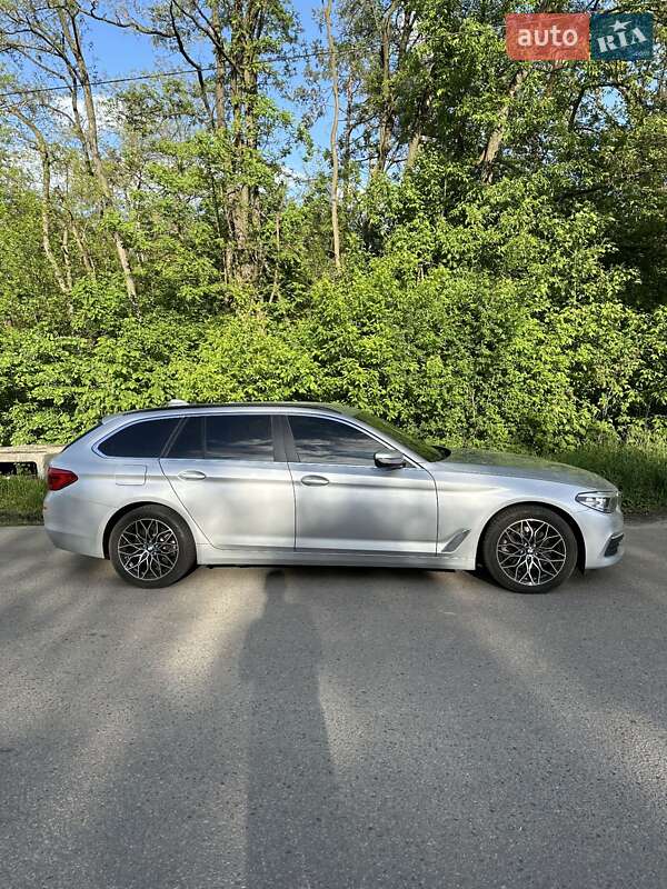 Универсал BMW 5 Series 2017 в 