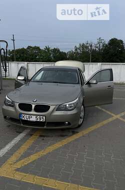 Седан BMW 5 Series 2003 в Вишневом