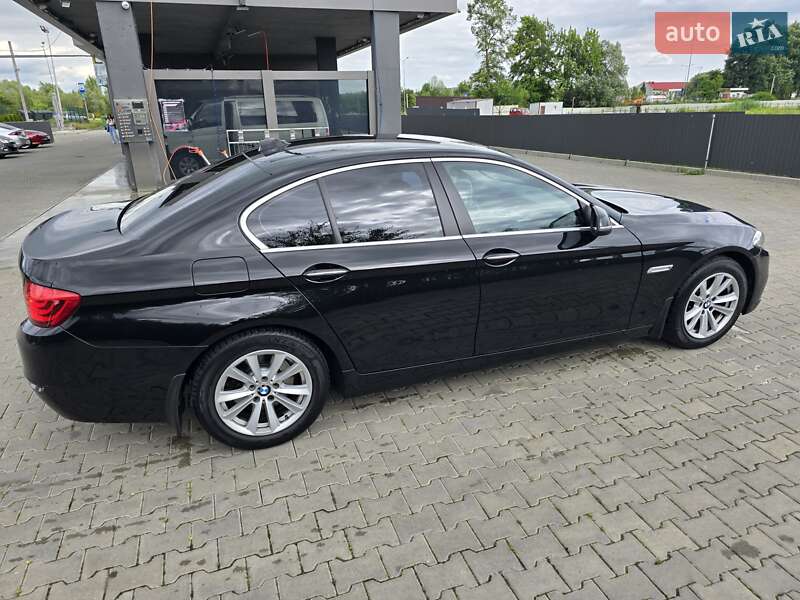 Седан BMW 5 Series 2016 в Львове