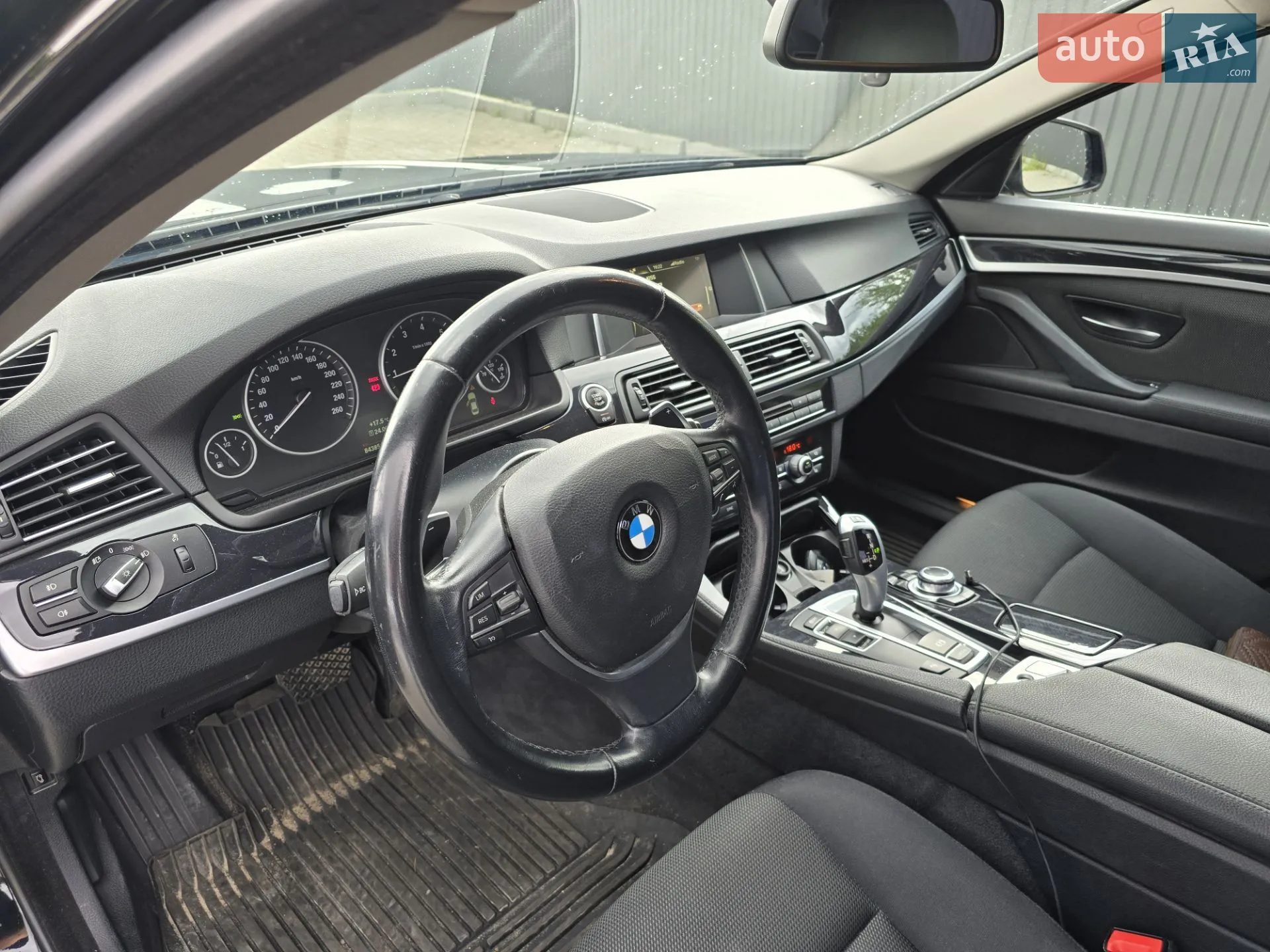 2016 BMW 5er - мініатюра 11