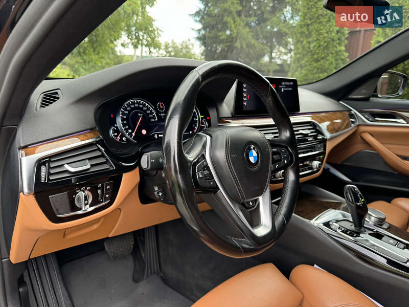 Седан BMW 5 Series 2018 в Дрогобичі