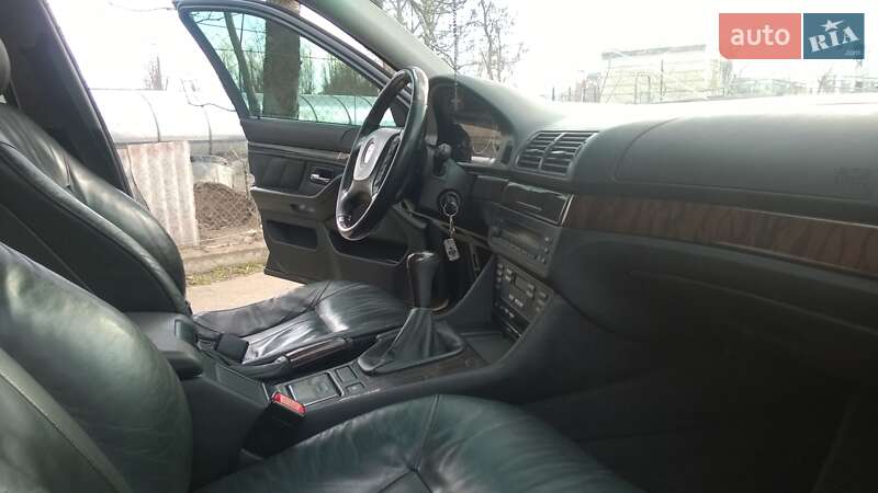 Седан BMW 5 Series 2002 в Херсоне