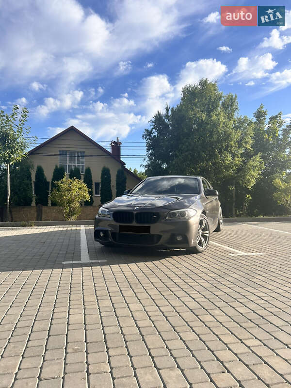 Седан BMW 5 Series 2010 в 