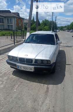 Седан BMW 5 Series 1994 в Чернівцях