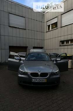 Седан BMW 5 Series 2004 в Южному