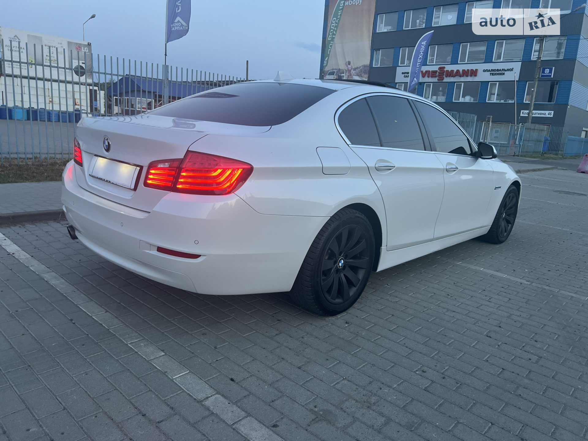 2016 BMW 5er - мініатюра 2