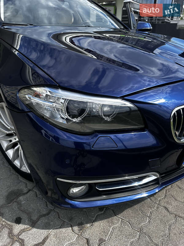 Седан BMW 5 Series 2015 в Львові