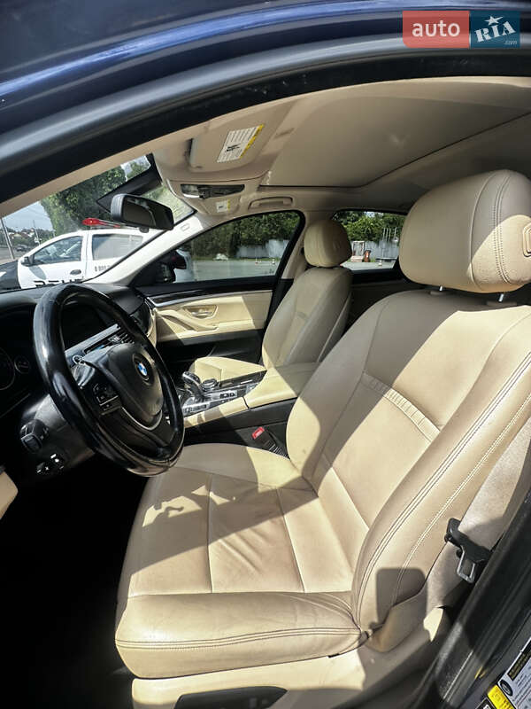 Седан BMW 5 Series 2015 в Львові