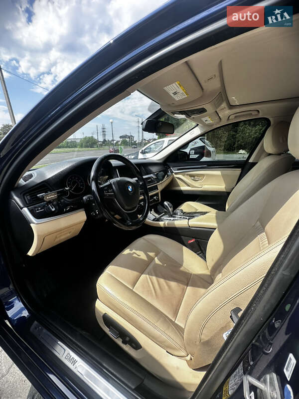 Седан BMW 5 Series 2015 в Львові