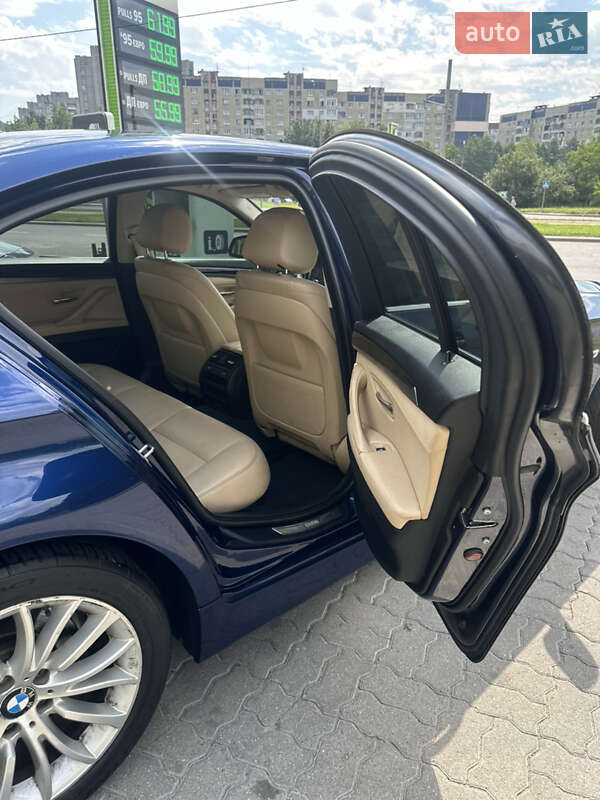 Седан BMW 5 Series 2015 в Львові