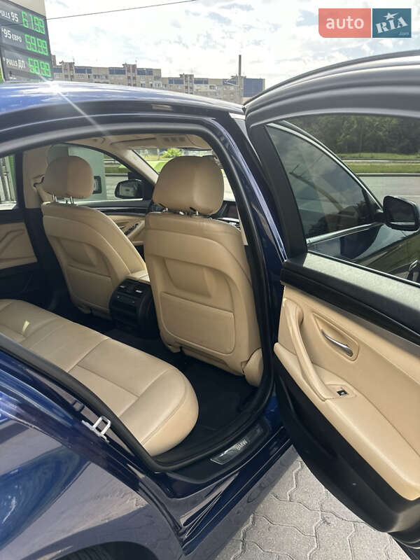Седан BMW 5 Series 2015 в Львові