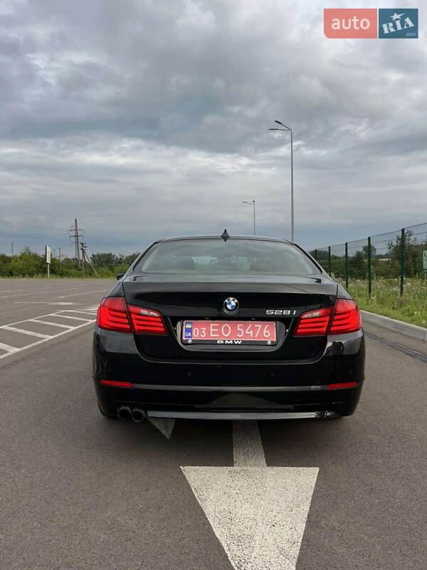 Седан BMW 5 Series 2012 в Ровно