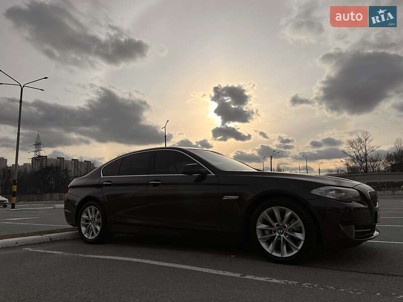 BMW 5 Series 2011