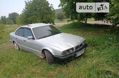 Седан BMW 5 Series 1994 в Чернівцях