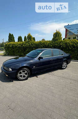 Седан BMW 5 Series 1999 в Долині