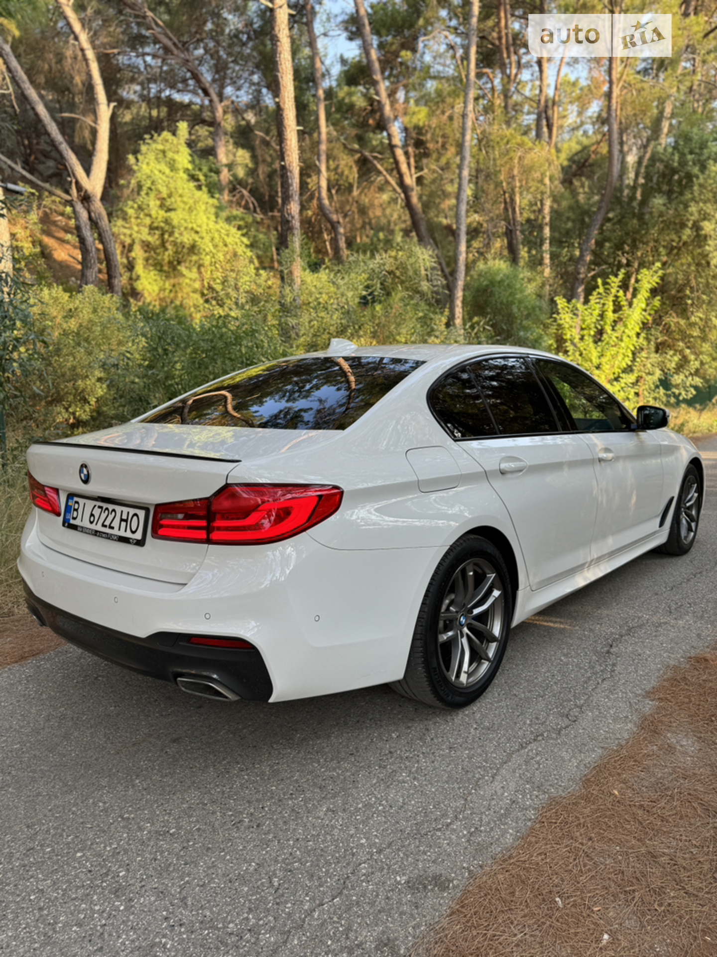 BMW 5 Series 2018 VIN WBAJC5105JWB87290 фото оголошення 4 з 19