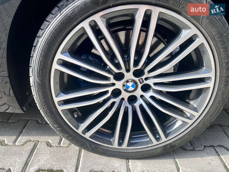 Седан BMW 5 Series 2019 в Ужгороде