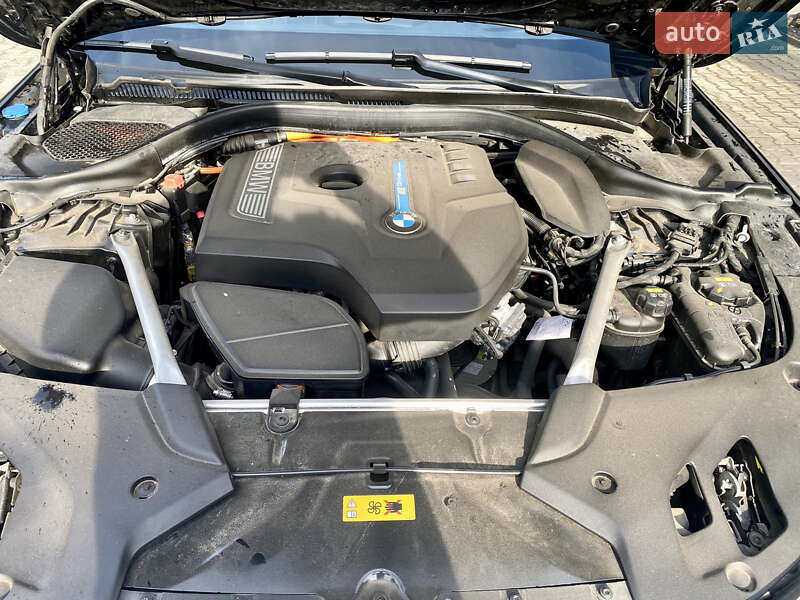 Седан BMW 5 Series 2019 в Ужгороде
