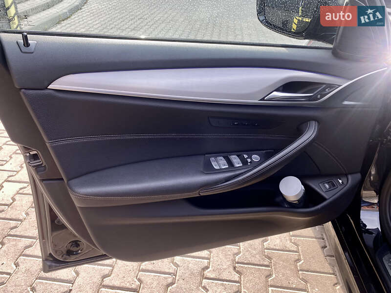 Седан BMW 5 Series 2019 в Ужгороде
