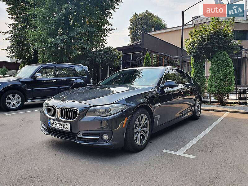 Седан BMW 5 Series 2015 в Липовой Долине