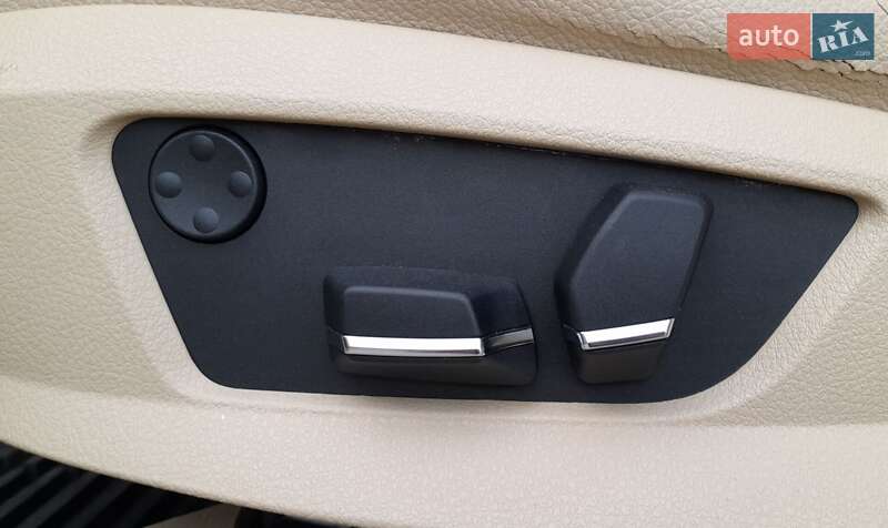 Седан BMW 5 Series 2013 в Мукачево