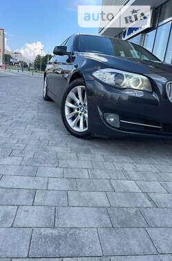 Седан BMW 5 Series 2013 в Львові